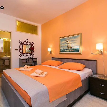 Apartments Nives Poreč Eksteriør bilde