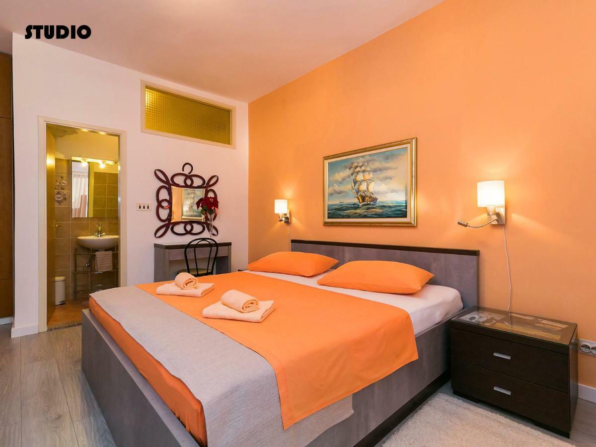 Apartments Nives Poreč Eksteriør bilde